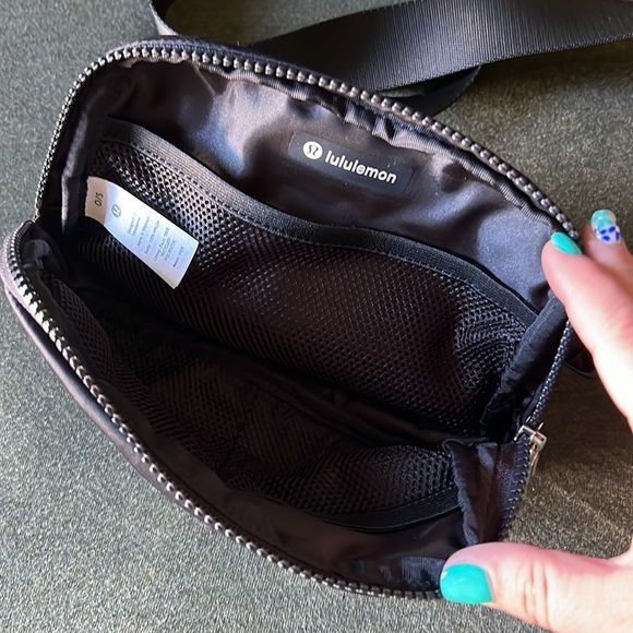 Lululemon Everywhere Belt Bag Black 1L  (Moving Sale) - Picture 4 of 8